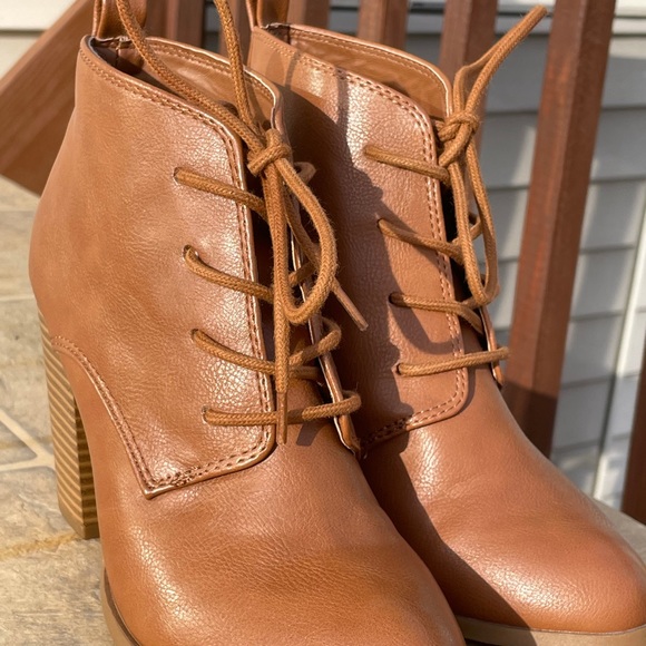 Boot - Picture 1 of 5